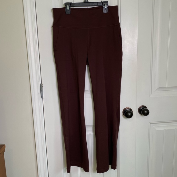A Core Women’s Athletic Leggings Wide Leg Yoga Pants Size XL
Wine Color - Picture 1 of 2